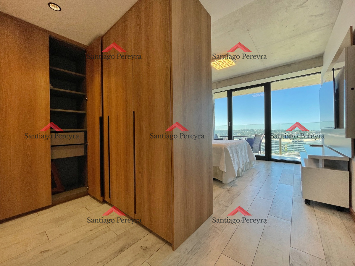 Apartamento ID.14389 - En alquiler, inigualable vista, 3 dormitorios en suite con amplia terraza, moderno, amplio y con todos los servicios, a pasos del mar