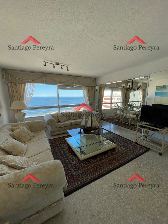 Apartamento ID.16369 - APARTAMENTO UBICADO EN EL CORAZON DE PUNTA DEL ESTE CON VISTA AL MAR