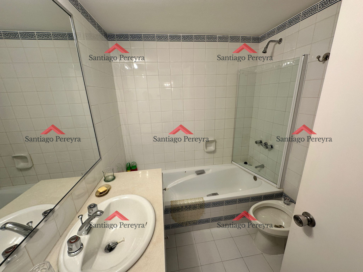 Apartamento ID.3432 - Excelente apartamento en torre de categoría frente a Playa Brava