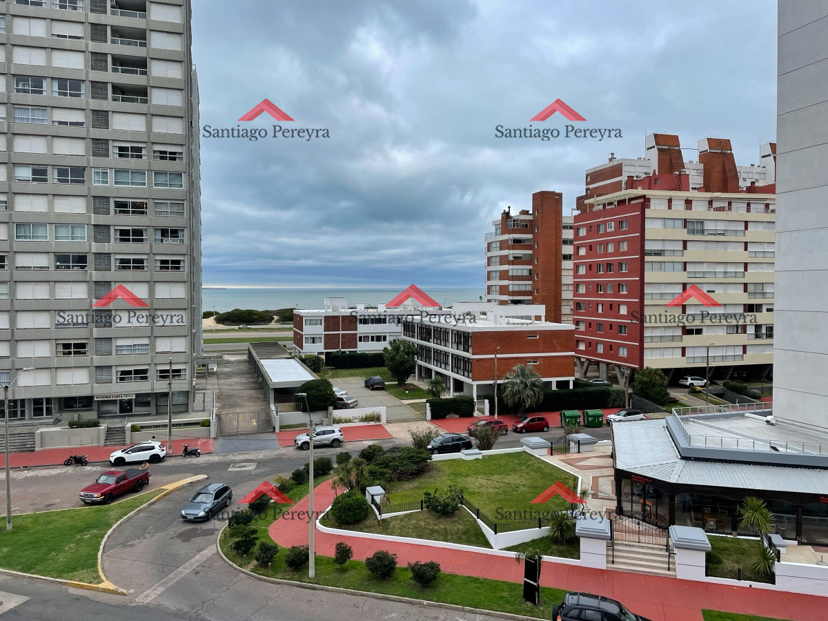 Apartamento ID.10153 - Apartamento a pasos de playa brava, 2 dormitorios