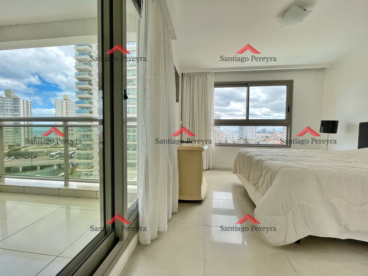 Apartamento ID.9728 - Se vende, 3 dormitorios en suite y dependencia, 4 baños y toilette, terraza al frente con vista despejada a los dedos y excelentes amenities