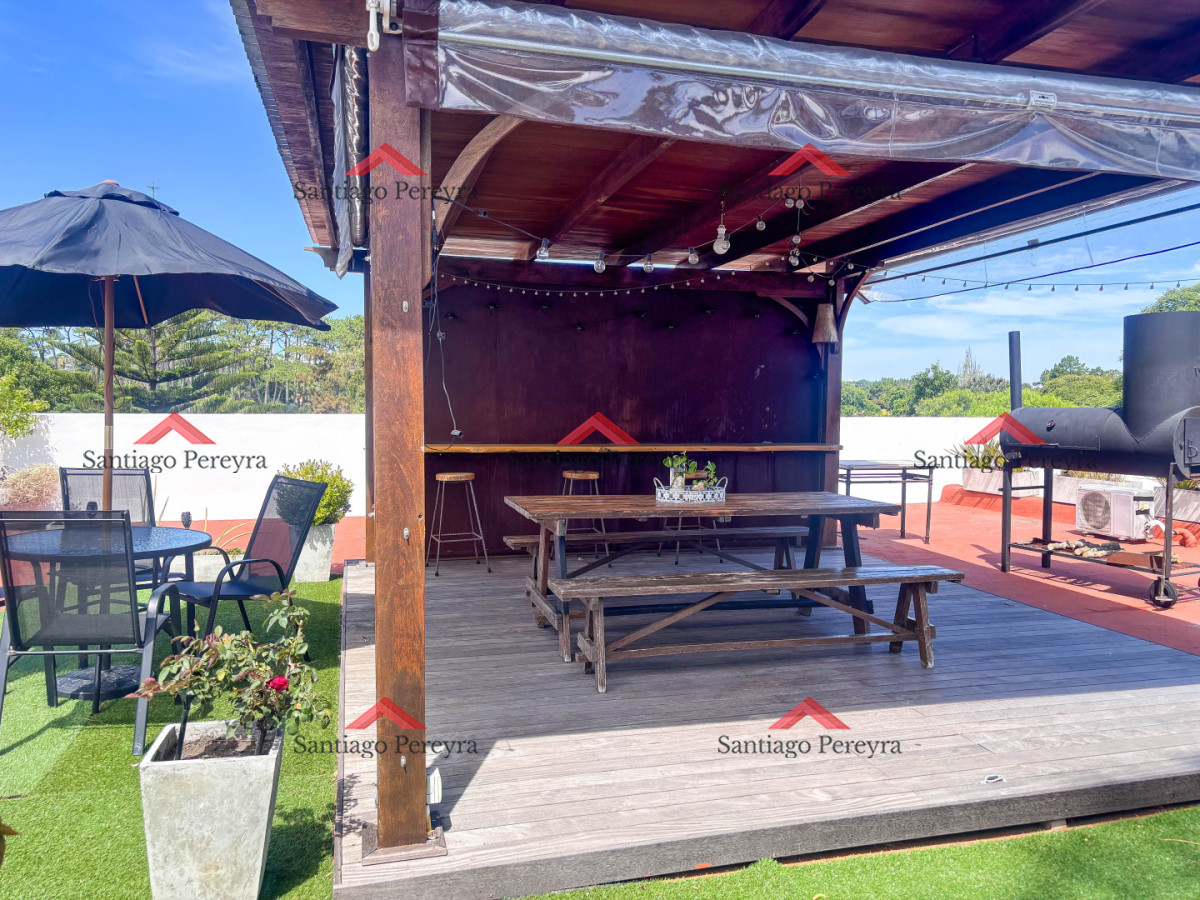 Apartamento ID.6982 - Pent House a una cuadra de la playa mansa con barbacoa propia y tres cocheras 