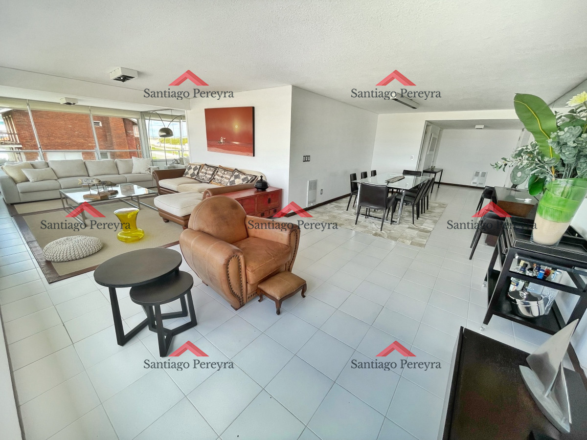 Apartamento ID.2141 - Apartamento en venta primera linea playa brava