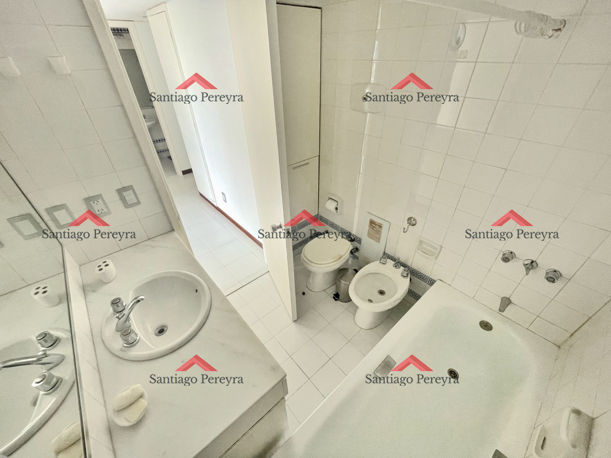 Apartamento ID.2141 - Apartamento en venta primera linea playa brava