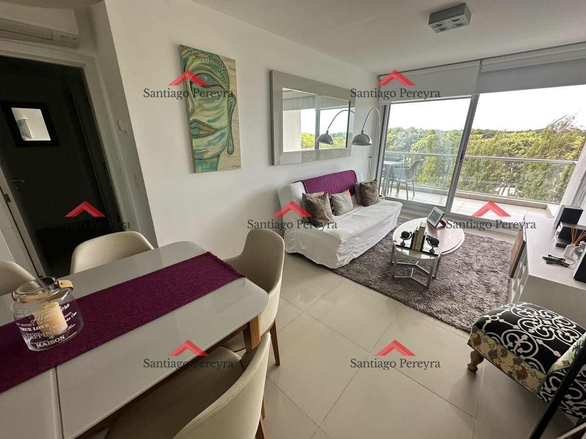 Apartamento ID.15828 - Apartamento de 2 dormitorios con amplia terraza