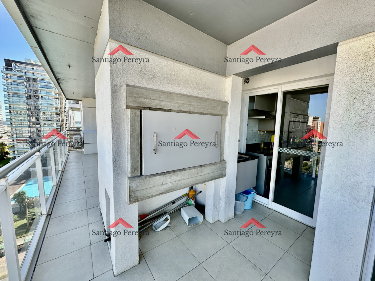 Apartamento ID.16990 - Hermoso apartamento de 2 dormitorios con parrillero propio y vista a playa brava