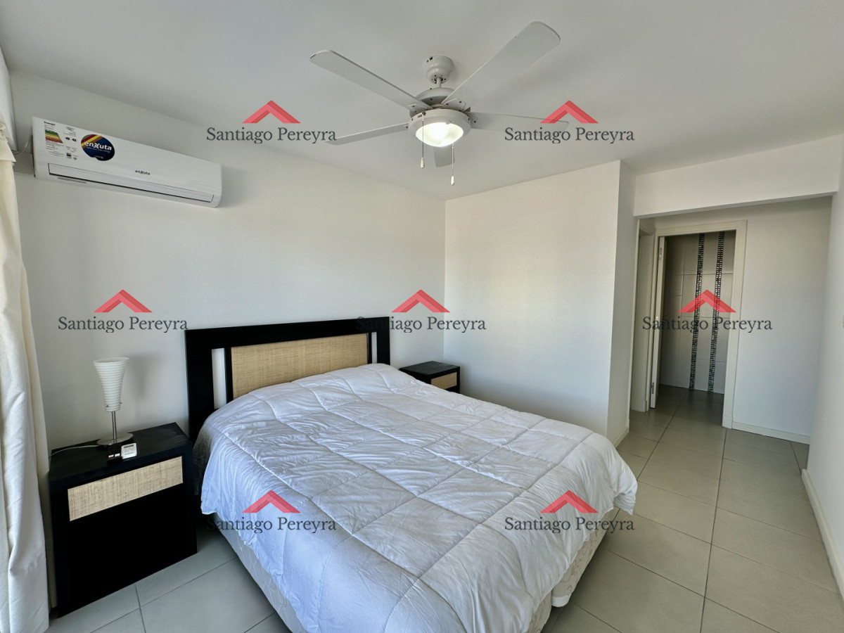 Apartamento ID.16990 - Hermoso apartamento de 2 dormitorios con parrillero propio y vista a playa brava