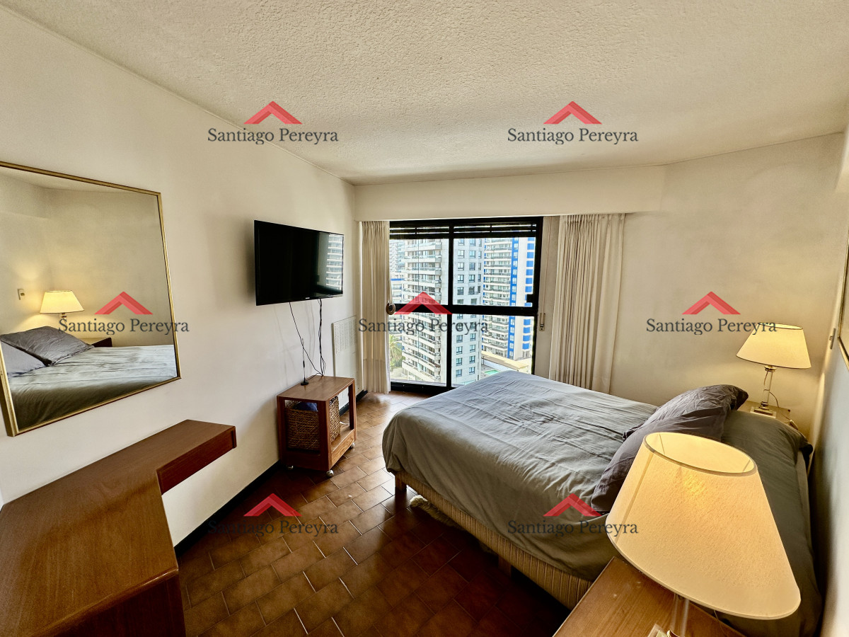 Apartamento ID.16785 - Alquiler frente a Playa Brava