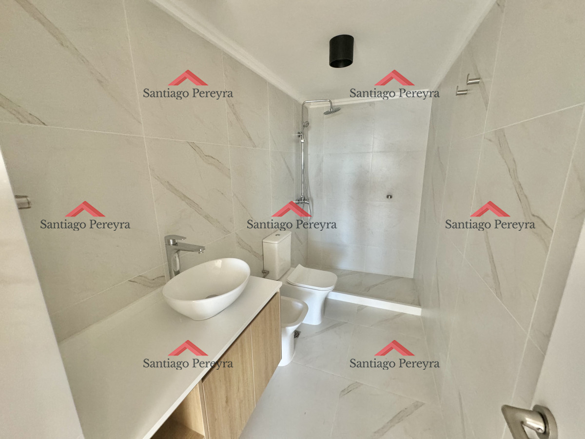 Apartamento ID.15855 - Apartamento de 3 dormitorios 2 baños con vista al mar - a estrenar 