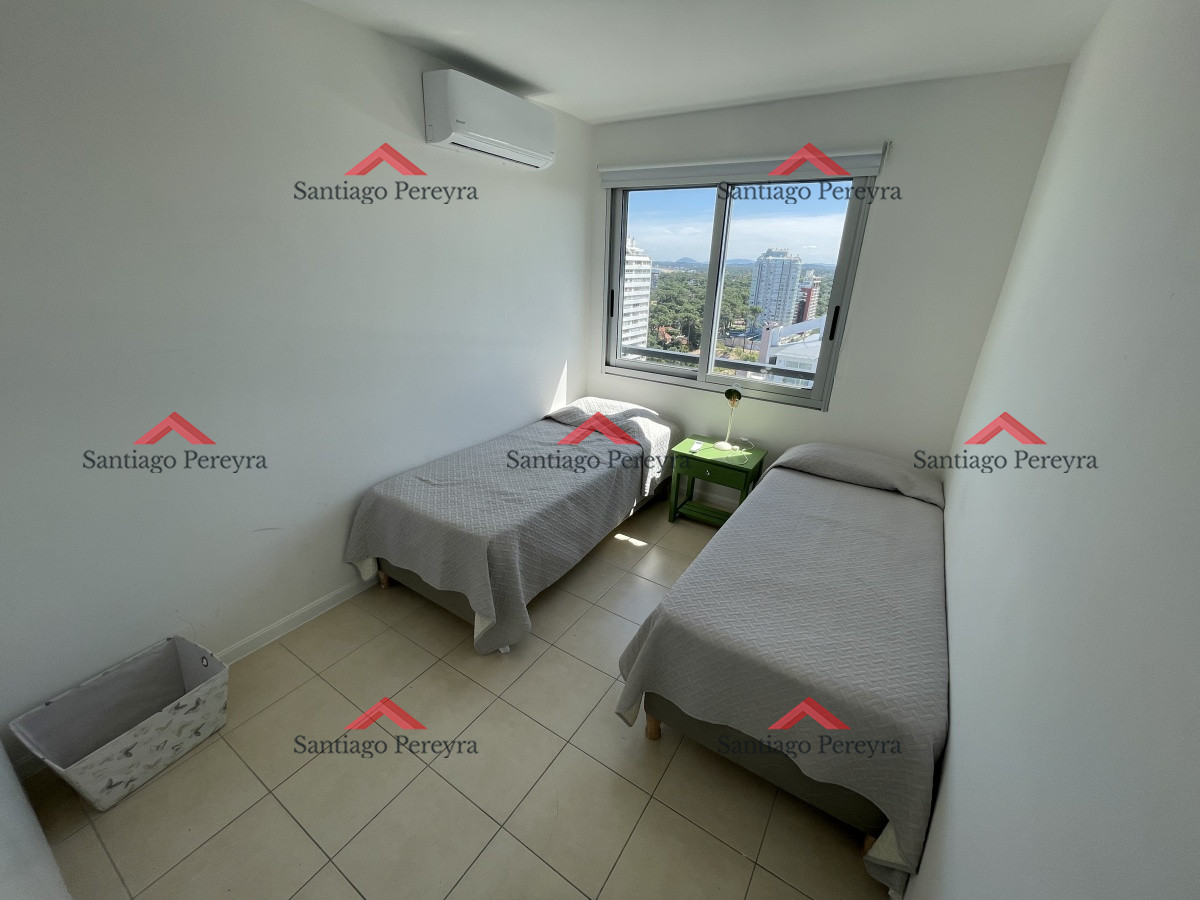 Apartamento ID.14018 - Penthouse con hermosa vista en venta, 3 dormitorios, cocina definida y lavadero, excelentes amenities y vista a amplia a la mansa