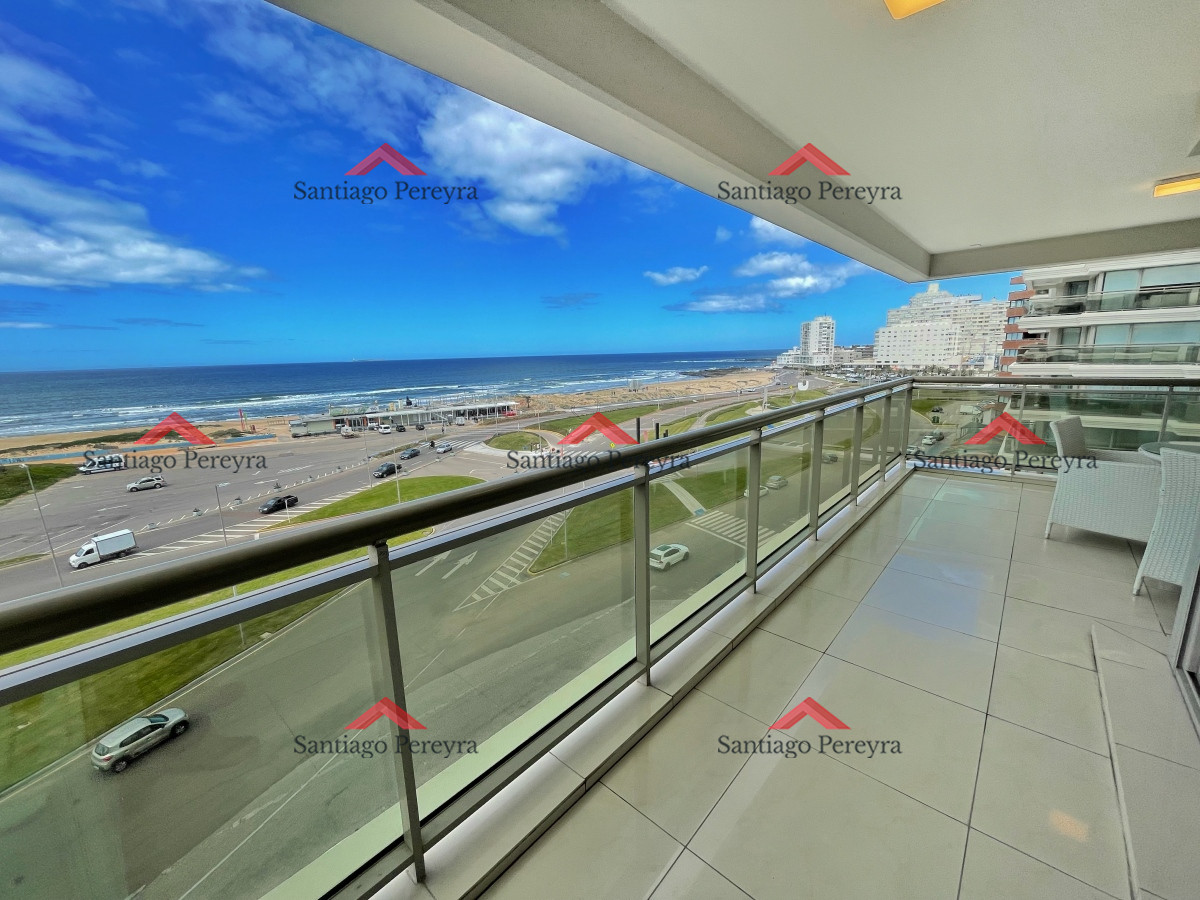 Apartamento ID.9728 - Se vende, 3 dormitorios en suite y dependencia, 4 baños y toilette, terraza al frente con vista despejada a los dedos y excelentes amenities