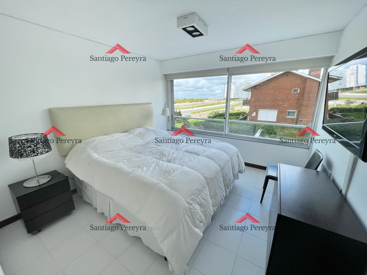 Apartamento ID.2141 - Apartamento en venta primera linea playa brava