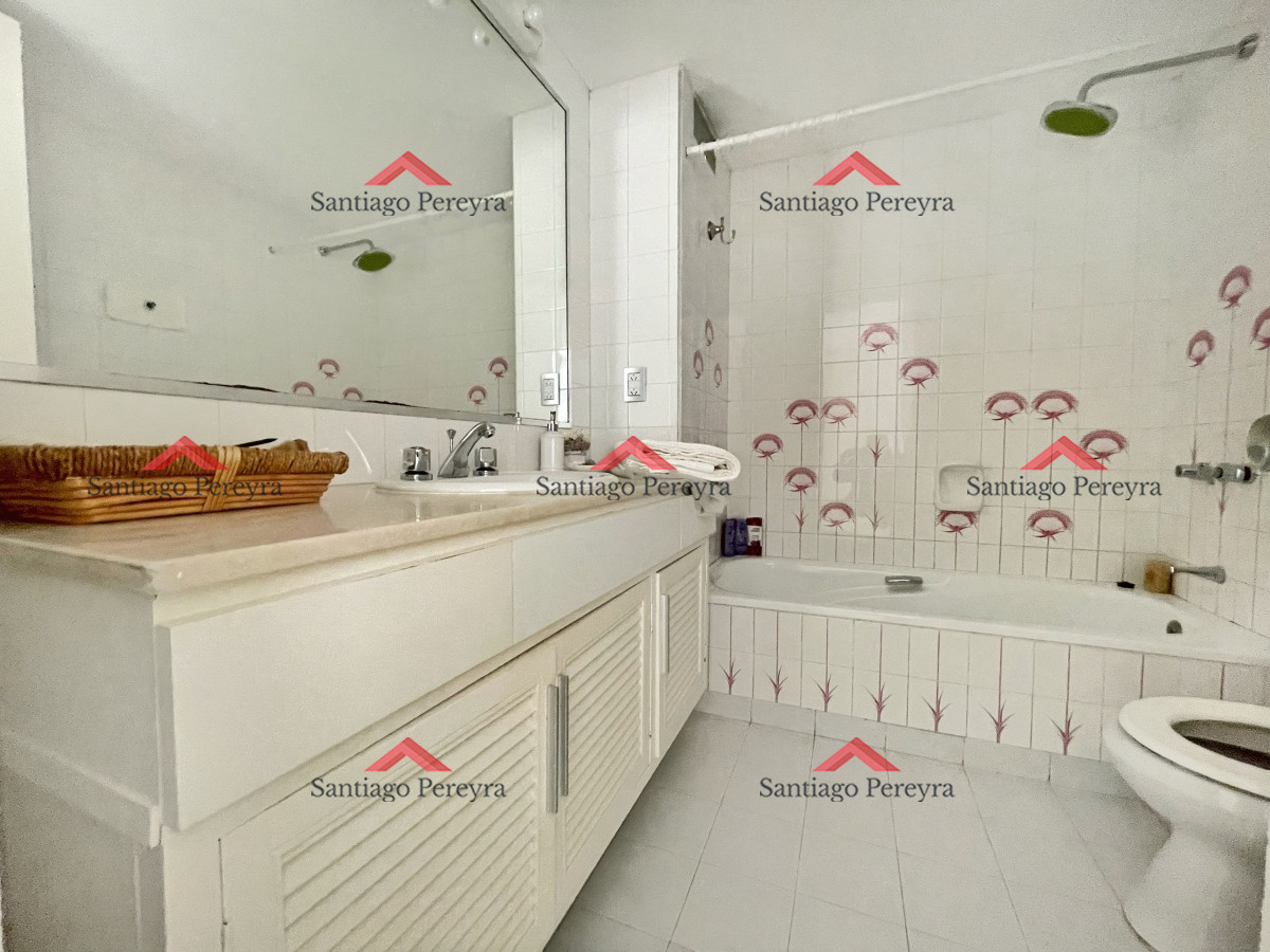 Apartamento ID.2141 - Apartamento en venta primera linea playa brava