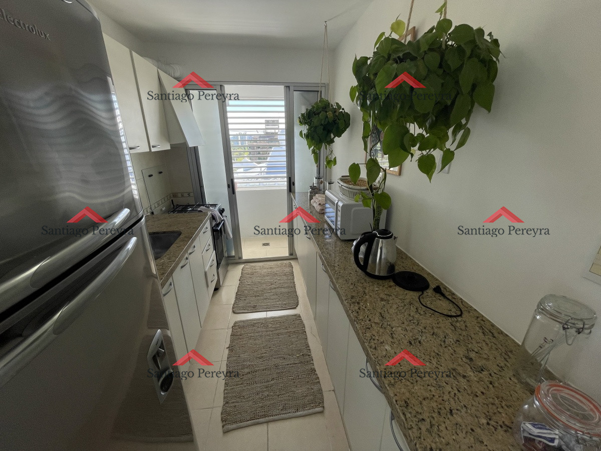Apartamento ID.14018 - Penthouse con hermosa vista en venta, 3 dormitorios, cocina definida y lavadero, excelentes amenities y vista a amplia a la mansa