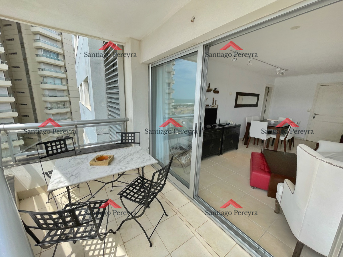Apartamento ID.1768 - Moderno apartamento en venta a pasos de la playa 2 dormitorios 2 baños cocina con lavadero balcon y amenities
