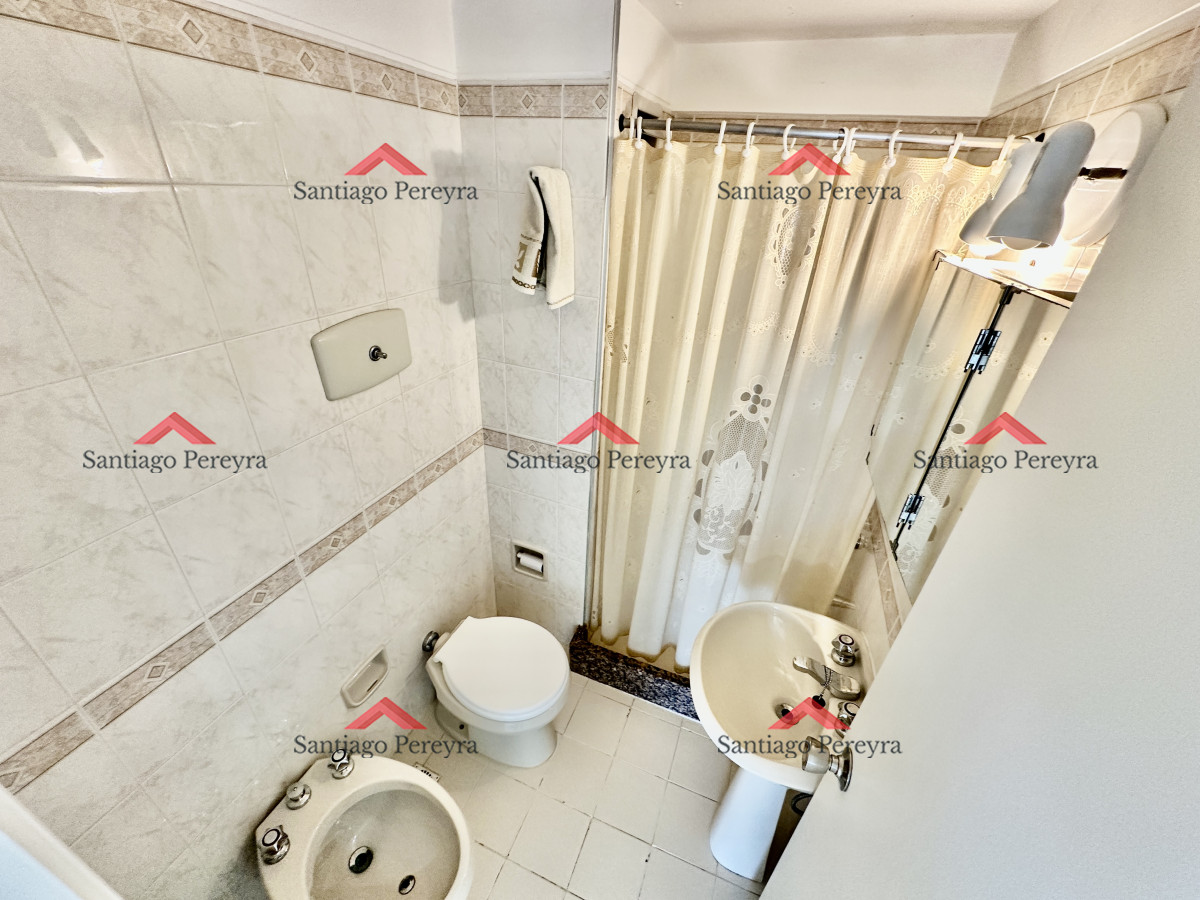 Apartamento ID.1616 - Apartamento de dos dormitorios con vista a playa mansa en venta