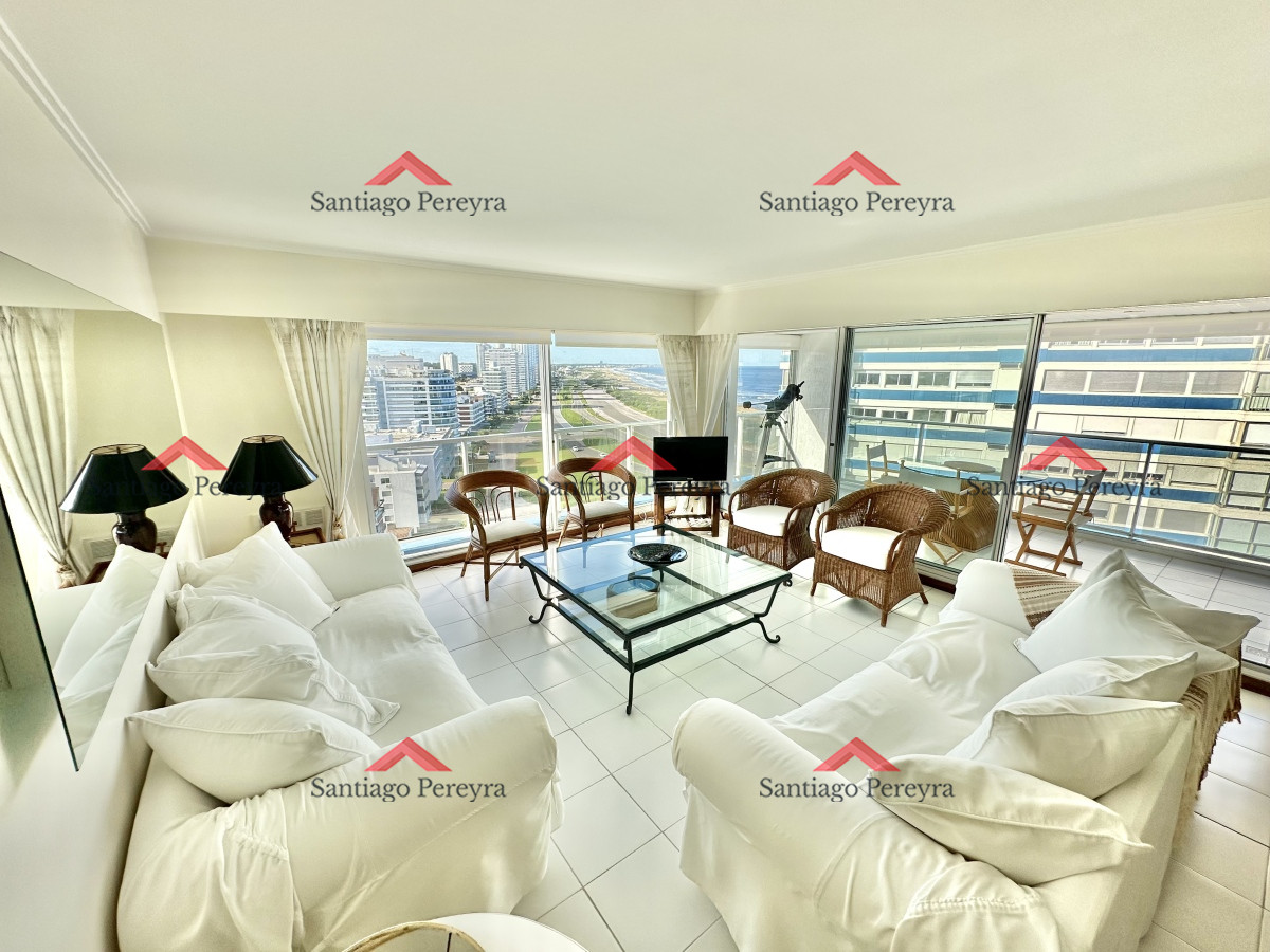 Apartamento ID.2946 - Amplia planta a pasos del mar en Playa Brava
