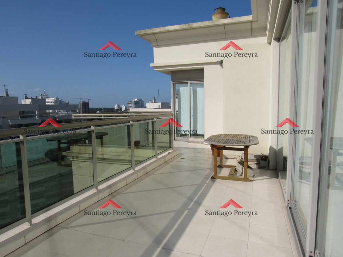 Apartamento ID.3300 - Espectacular Pent House primera linea de lujo en venta, piscina propia, 5 garages, barbacoa