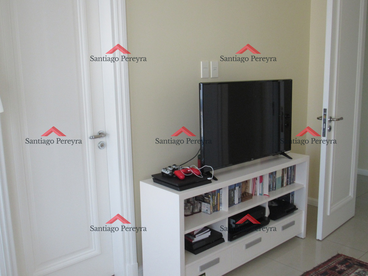 Apartamento ID.3300 - Espectacular Pent House primera linea de lujo en venta, piscina propia, 5 garages, barbacoa