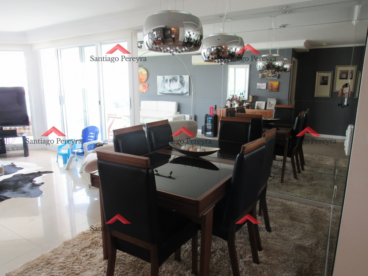 Apartamento ID.6276 - Amplia planta con vista al mar en edificio de primera categoría