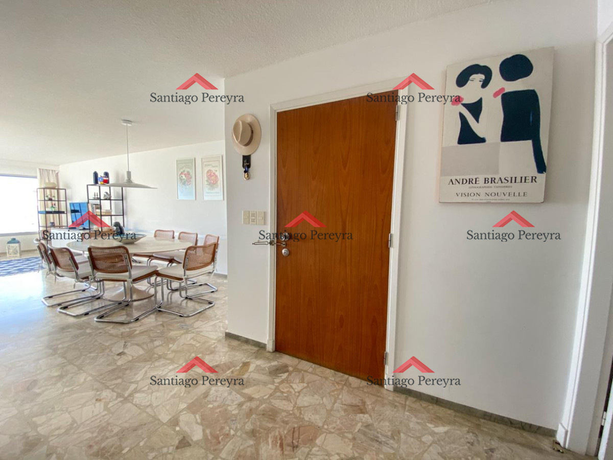 Apartamento ID.15677 - Espectacular apartamento sobre Playa Mansa con hermosa vista al mar