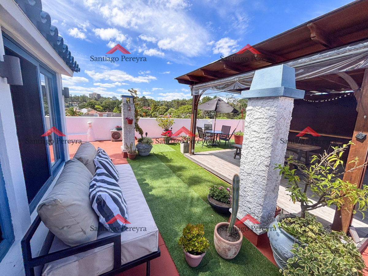 Apartamento ID.6982 - Pent House a una cuadra de la playa mansa con barbacoa propia y tres cocheras 