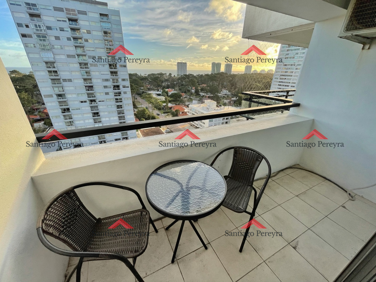 Apartamento ID.14424 - Hermoso apartamento en venta, con vista a la mansa y excelentes amenities 2 dormitorios 2 baños lavadero y terraza