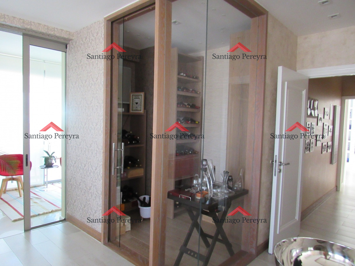 Apartamento ID.3300 - Espectacular Pent House primera linea de lujo en venta, piscina propia, 5 garages, barbacoa