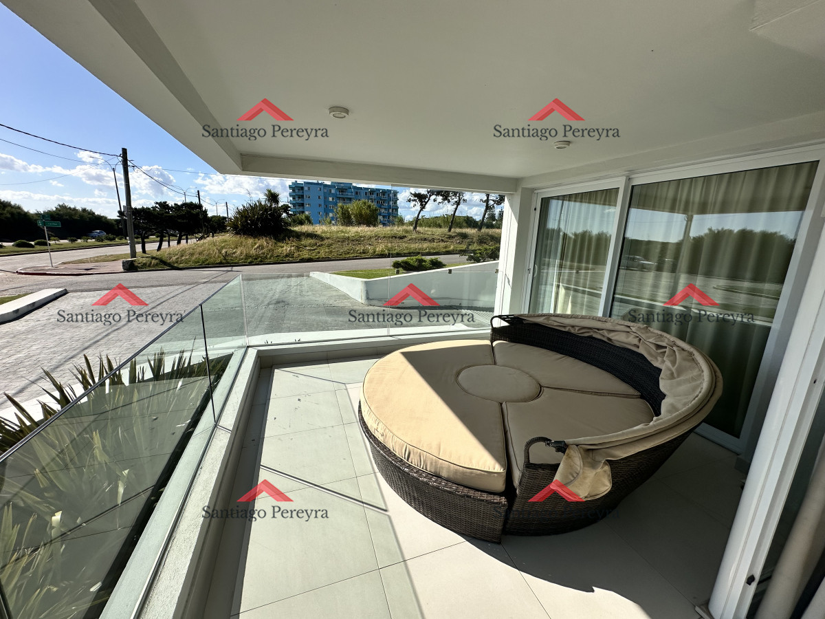 Apartamento ID.15750 - Hermoso apartamento con amplia terraza propia y patio propio