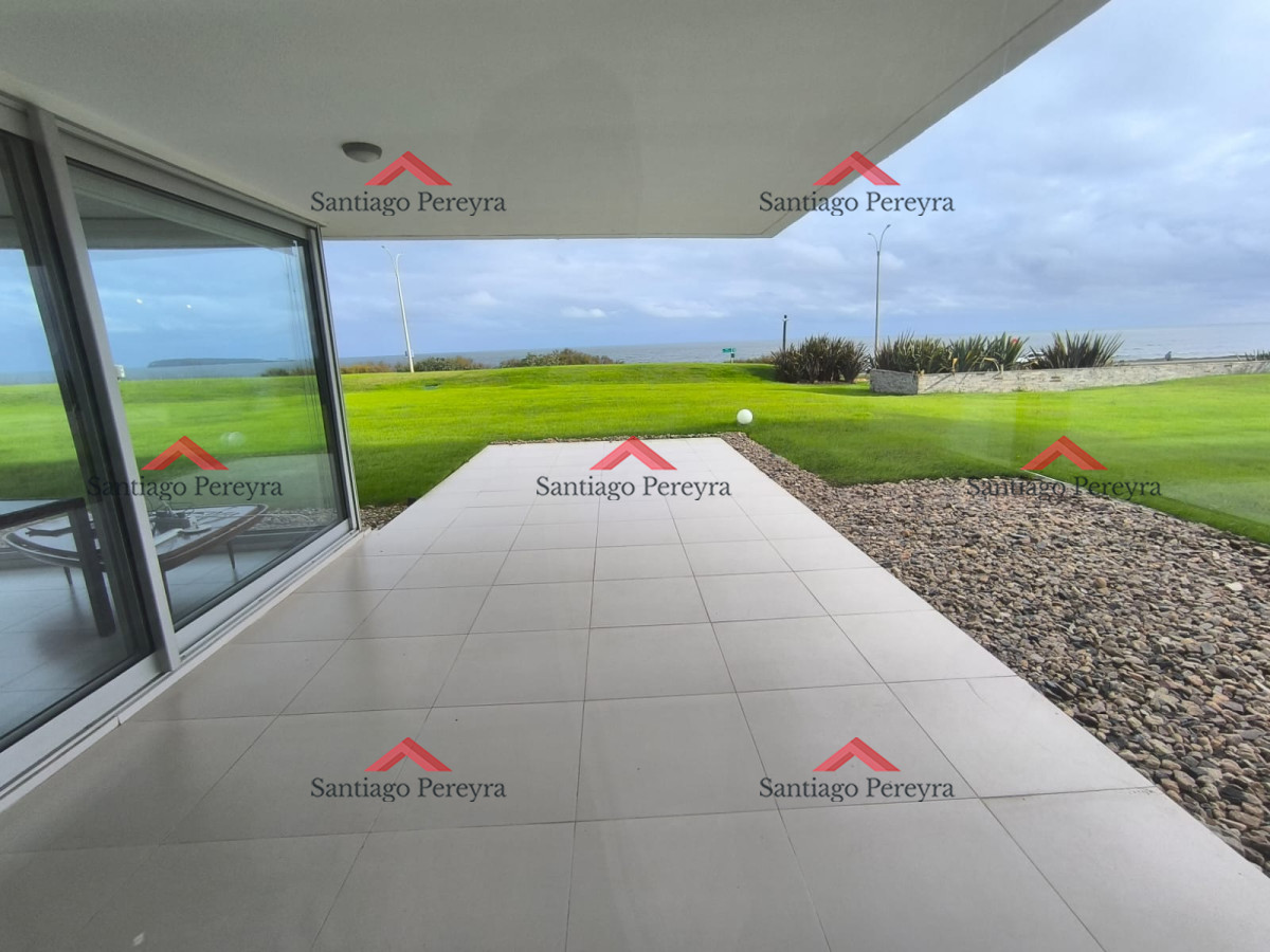 Apartamento de 3 Dormitorios Vista al Mar. Playa Mansa - GoPunta - Portal Inmobiliario de Punta del Este - Maldonado