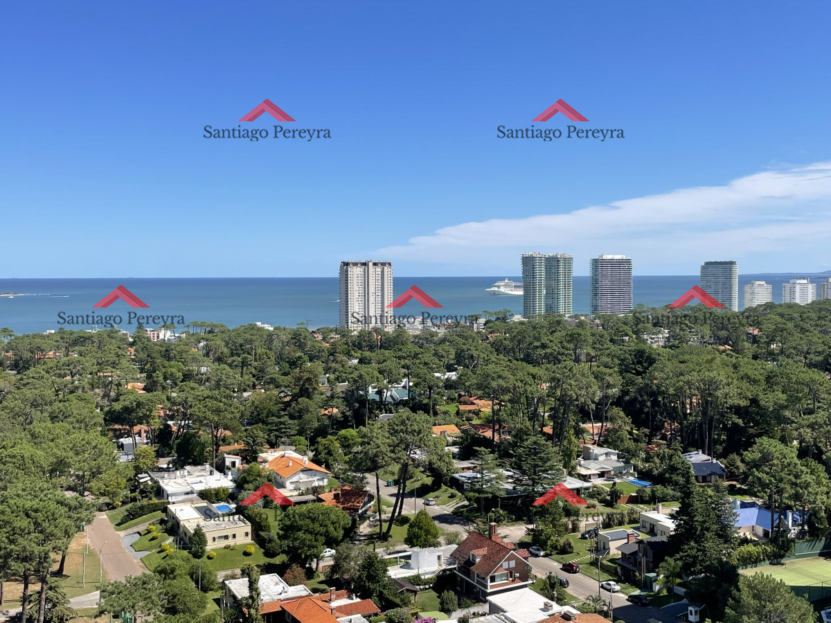 Apartamento ID.14018 - Penthouse con hermosa vista en venta, 3 dormitorios, cocina definida y lavadero, excelentes amenities y vista a amplia a la mansa
