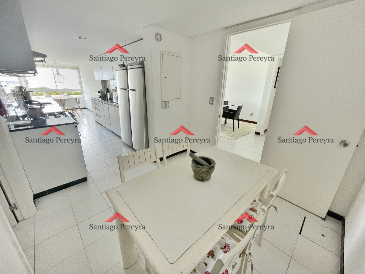 Apartamento ID.2141 - Apartamento en venta primera linea playa brava