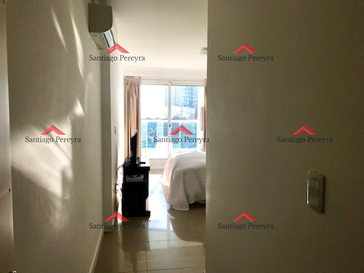 Apartamento ID.9309 - Apartamento en Alquiler a una cuadra del mar (Playa Mansa)  en torre nueva, con todos y excelentes servicios .
