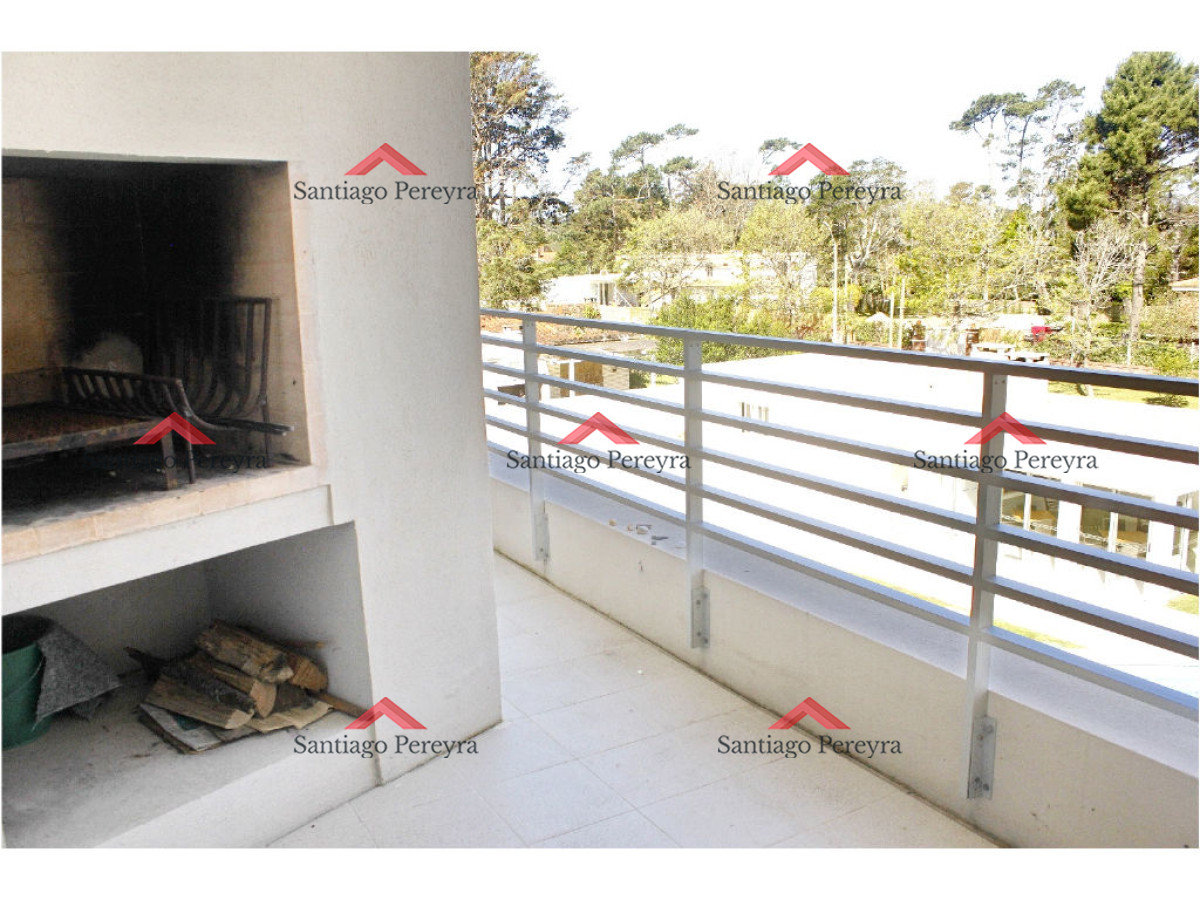 Apartamento ID.10134 - Alquilo apartamento de 2 dormitorios cerca del Shopping, Punta del Este.