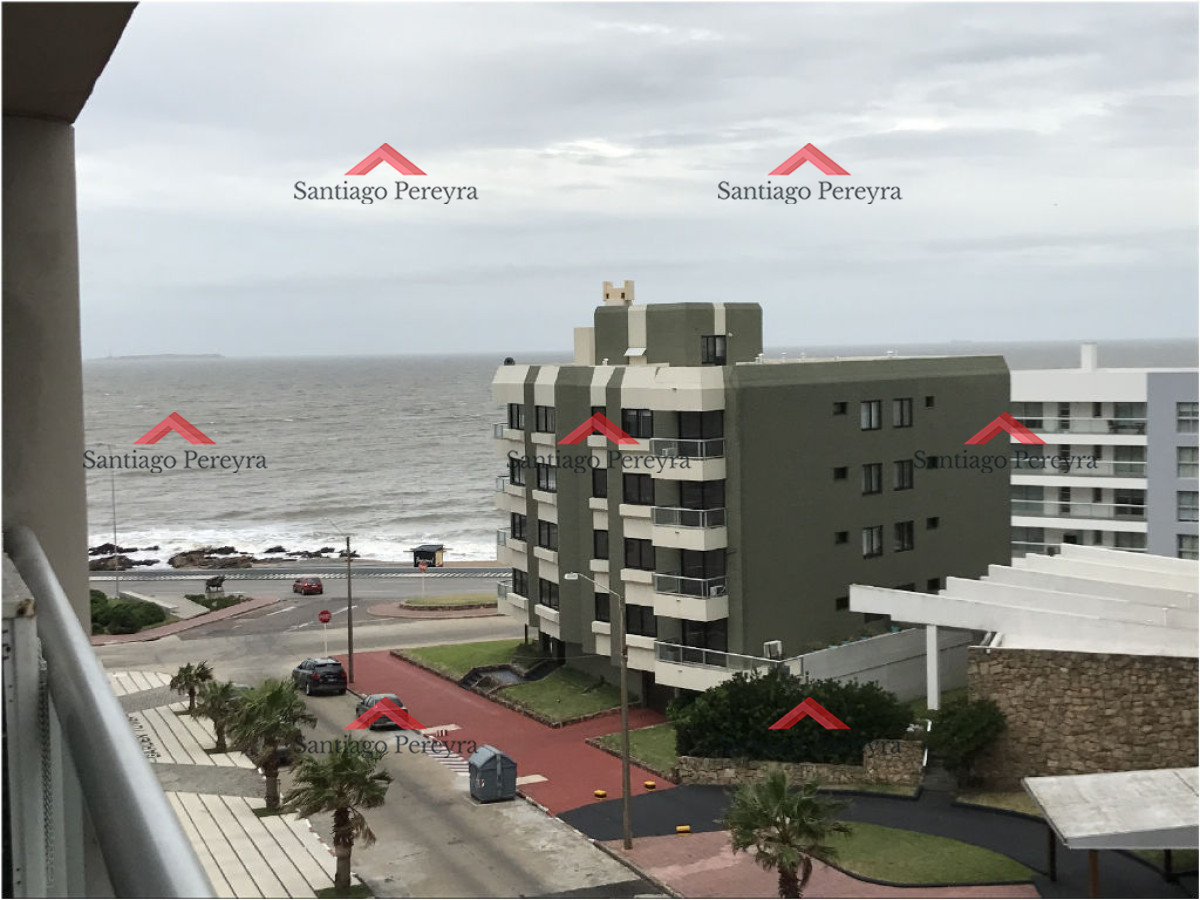 Apartamento ID.10300 - En venta y alquiler.. Apartamento en Península excelentes vistas al mar y Puerto- Punta del Este 