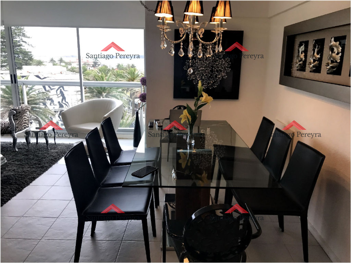 Apartamento ID.10300 - En venta y alquiler.. Apartamento en Península excelentes vistas al mar y Puerto- Punta del Este 