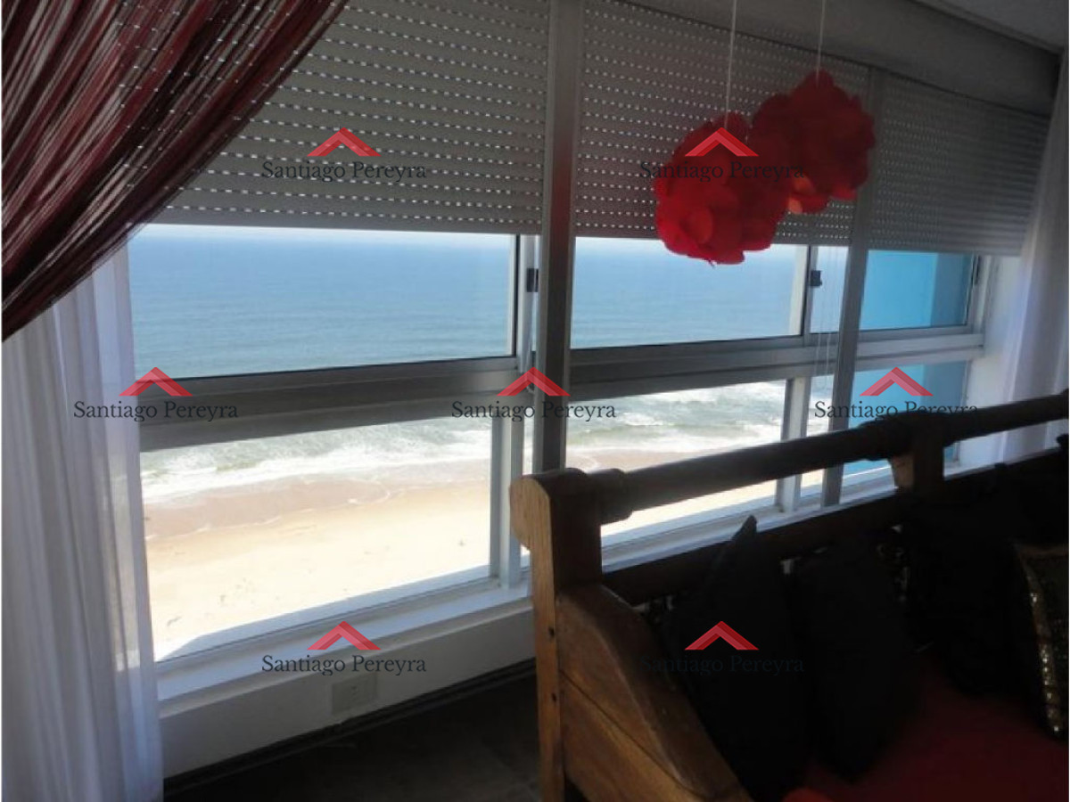 Apartamento ID.10582 - Espectacular planta, piso alto, primera línea frente al mar.