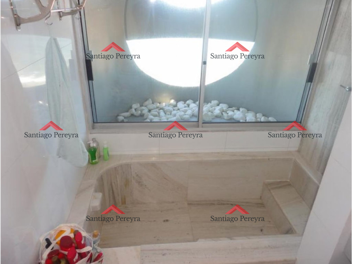 Apartamento ID.10582 - Espectacular planta, piso alto, primera línea frente al mar.