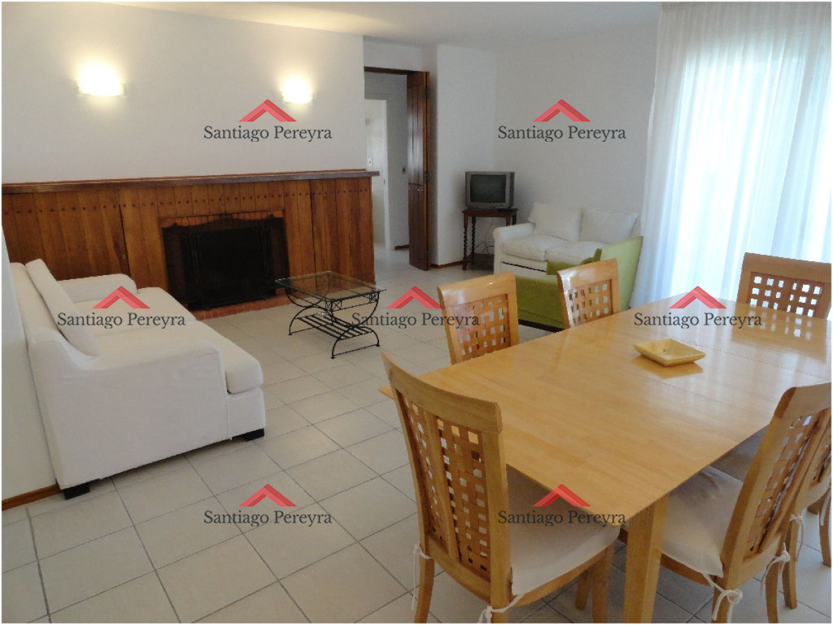 Apartamento ID.9514 - Apartamento en peninsula de dos dormitorios y dependencia.