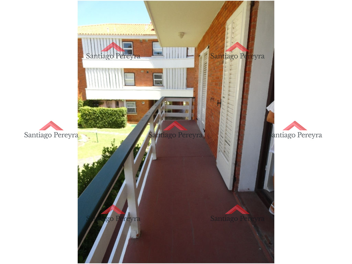 Apartamento ID.9514 - Apartamento en peninsula de dos dormitorios y dependencia.