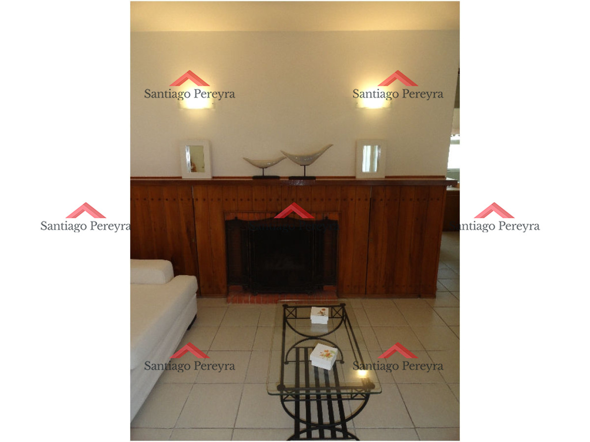 Apartamento ID.9514 - Apartamento en peninsula de dos dormitorios y dependencia.