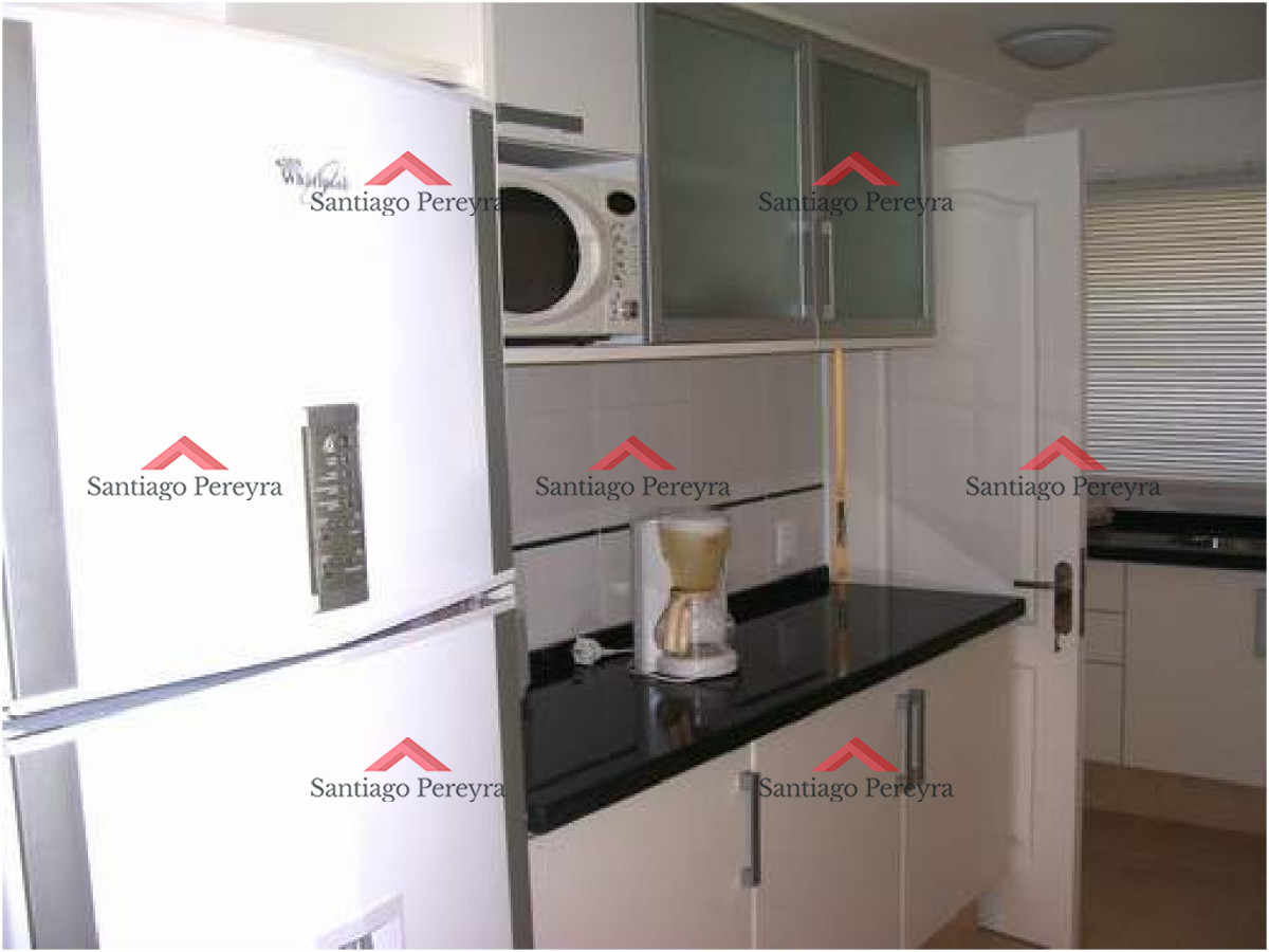 Apartamento ID.10053 - Apartamento en venta 4 dormitorios en suite primera linea frente al mar y parrillero propio