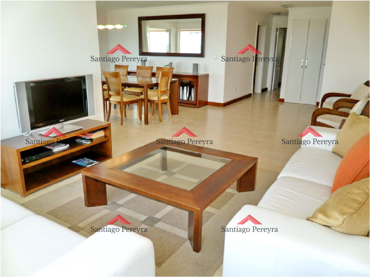 Apartamento ID.10053 - Apartamento en venta 4 dormitorios en suite primera linea frente al mar y parrillero propio