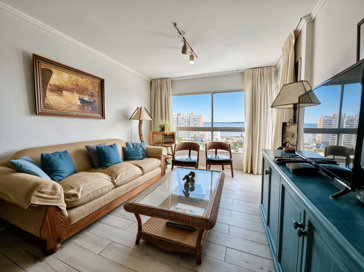 Apartamento en venta en Playa Brava, Punta del Este a 100 metros del mar

Este apartamento en Playa Brava, Punta del Este, se ofrece a la venta por un precio competitivo. Con una superficie total de 80 m², la unidad cuenta con 3 dormitorios, 2 baños y 1 suite, ideal para disfrutar de la cercanía a la playa y de un entorno cómodo y funcional.

La distribución del apartamento incluye una cocina y un living, proporcionando un espacio acogedor para compartir. Con todas las comodidades necesarias, está equipado con microondas, TV por cable, WiFi, freezer y aire acondicionado, asegurando un ambiente confortable durante todo el año.

El edificio ofrece una amplia gama de amenities, que incluyen piscina climatizada, gimnasio, sauna, vestuarios, barbacoa, cancha de pádel, y más. Además, cuenta con servicios de mucama y mantenimiento, así como portería y garagista, lo que garantiza una experiencia de vida sin preocupaciones en una zona con acceso a servicios y restaurantes.

Para aquellos interesados en la renta, este apartamento presenta una excelente oportunidad de inversión. Consultar sobre opciones de financiación disponibles.


Envianos un mensaje ahora al WhatsApp +598 99 907 845.