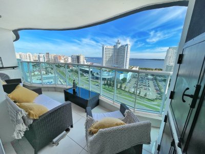 Hermoso apartamento con vista al mar en Playa Mansa