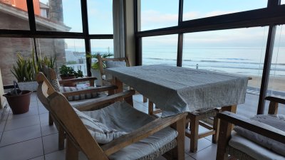 Apartamento 3 dormitorios frente a la playa 