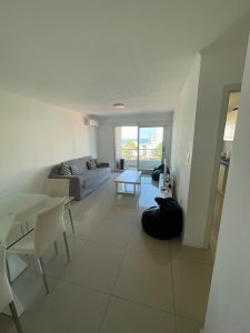 EN VENTA APARTAMENTO TRES DORMITORIO