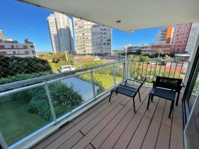 Alquiler anual dos dormitorios Punta del Este con excelentes amenities