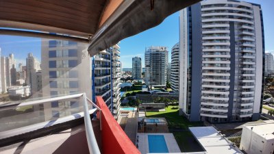 Apartamento 2 dormitorios y medio con gran terraza en la pastora 