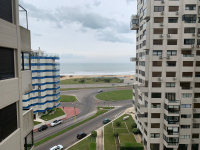Apartamento en alquiler anual frente al Mar en Playa Brava